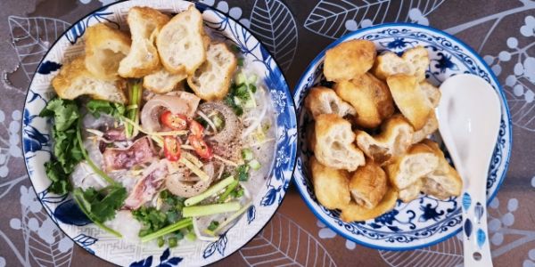 Bà Năm Quận 4 - Cháo Khô Mực & Nước Sâm - Bến Vân Đồn