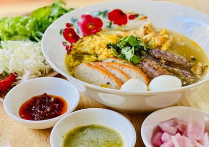 Bánh Canh Ghẹ Tôm Tít Quê Mẹ - Bánh Canh & Bò Kho - Đoàn Văn Bơ