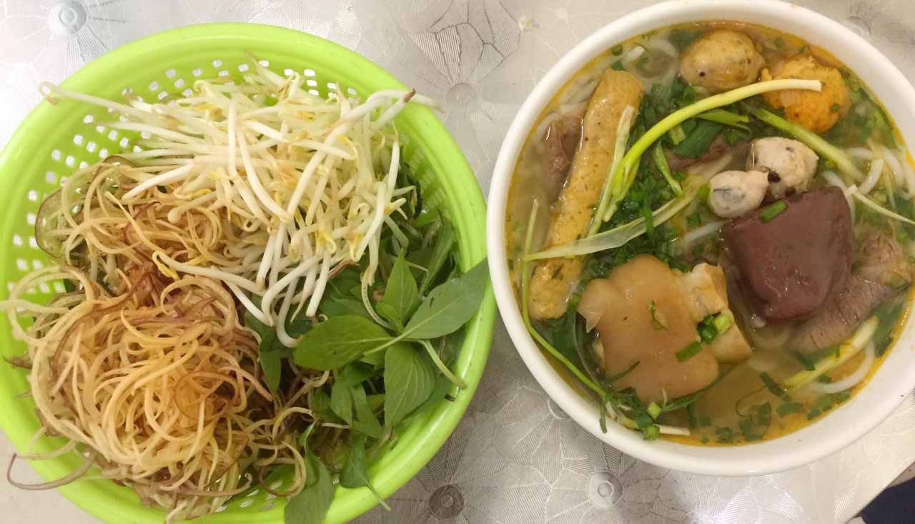 Bún Bò Huế Chanh Chua