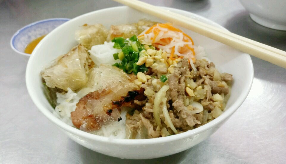 Cô 6 - Bún Thịt Nướng Phú Nhuận