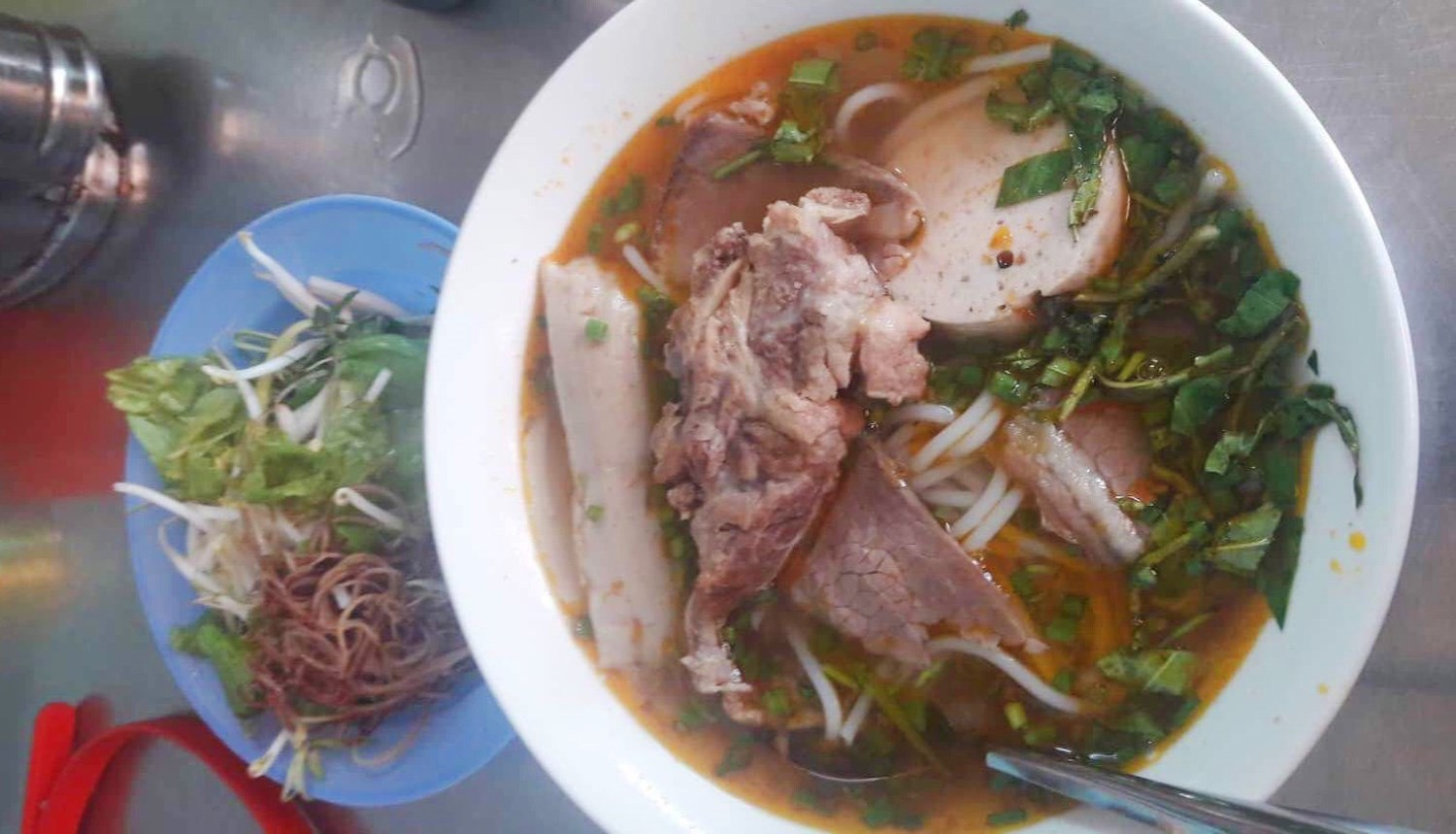 Cô Hoa - Mì Quảng & Bún Bò Giò Heo