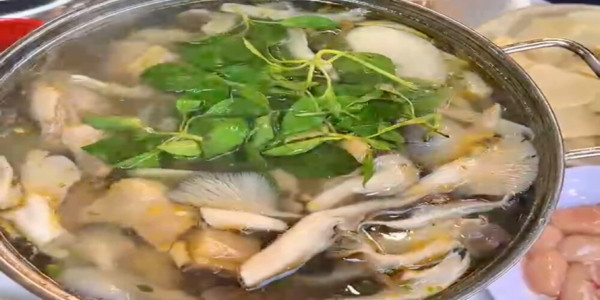 Lẩu Gà Lá É - Hai Bà Trưng