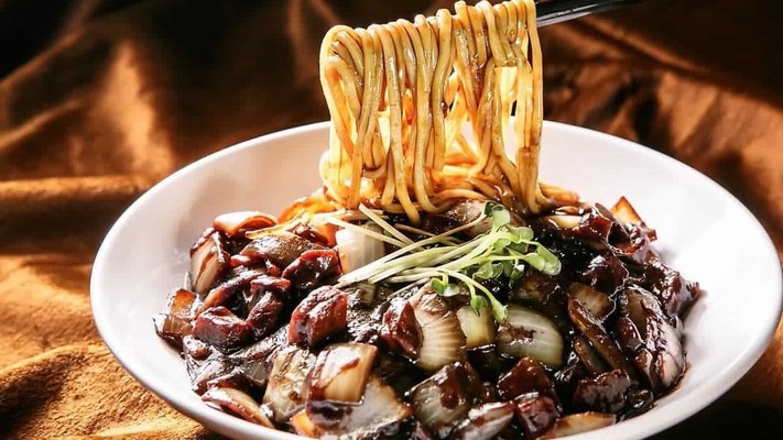 Mì Tương Đen Hakenfu