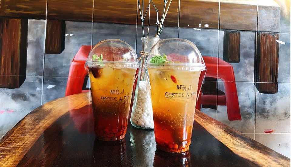 MR.J Coffee & Tea - 1129/17 Lạc Long Quân