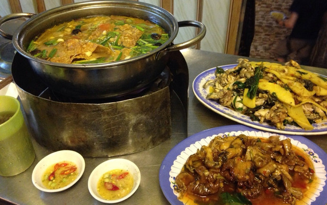 Nhà Hàng Hoa Cau