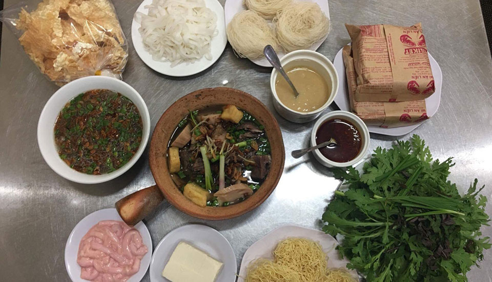 Tấn Phát - Lẩu Dê & Các Món Nhậu Bình Dân