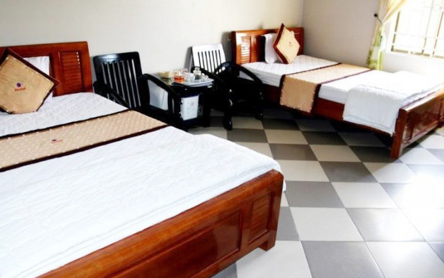 Trần Phụng Hotel - Bàu Cát 4