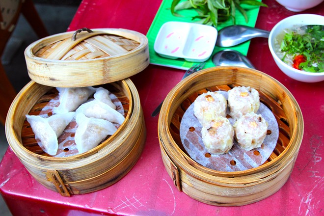 Được biết đến là địa điêm ăn uống Sài Gòn giá rẻ nổi tiếng với món há cảo