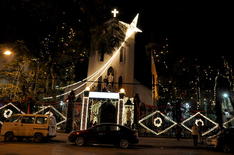 Nhà thờ Hàm Long rực rỡ trong lễ Giáng Sinh 2015