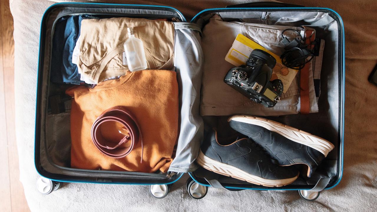 Bốn thứ không nên mang khi đi du lịch Du lịch  