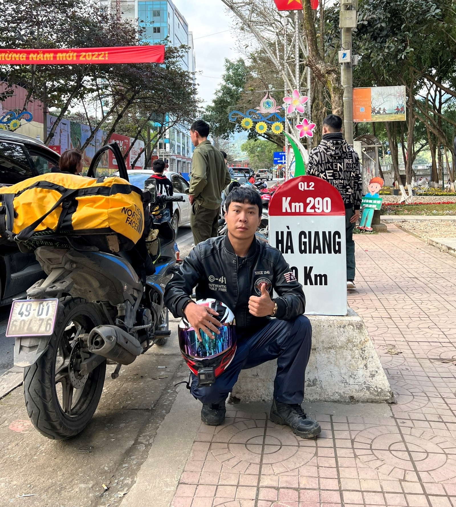 Chàng trai mê tốc độ bớt liều sau chuyến phượt xuyên Việt Du lịch  