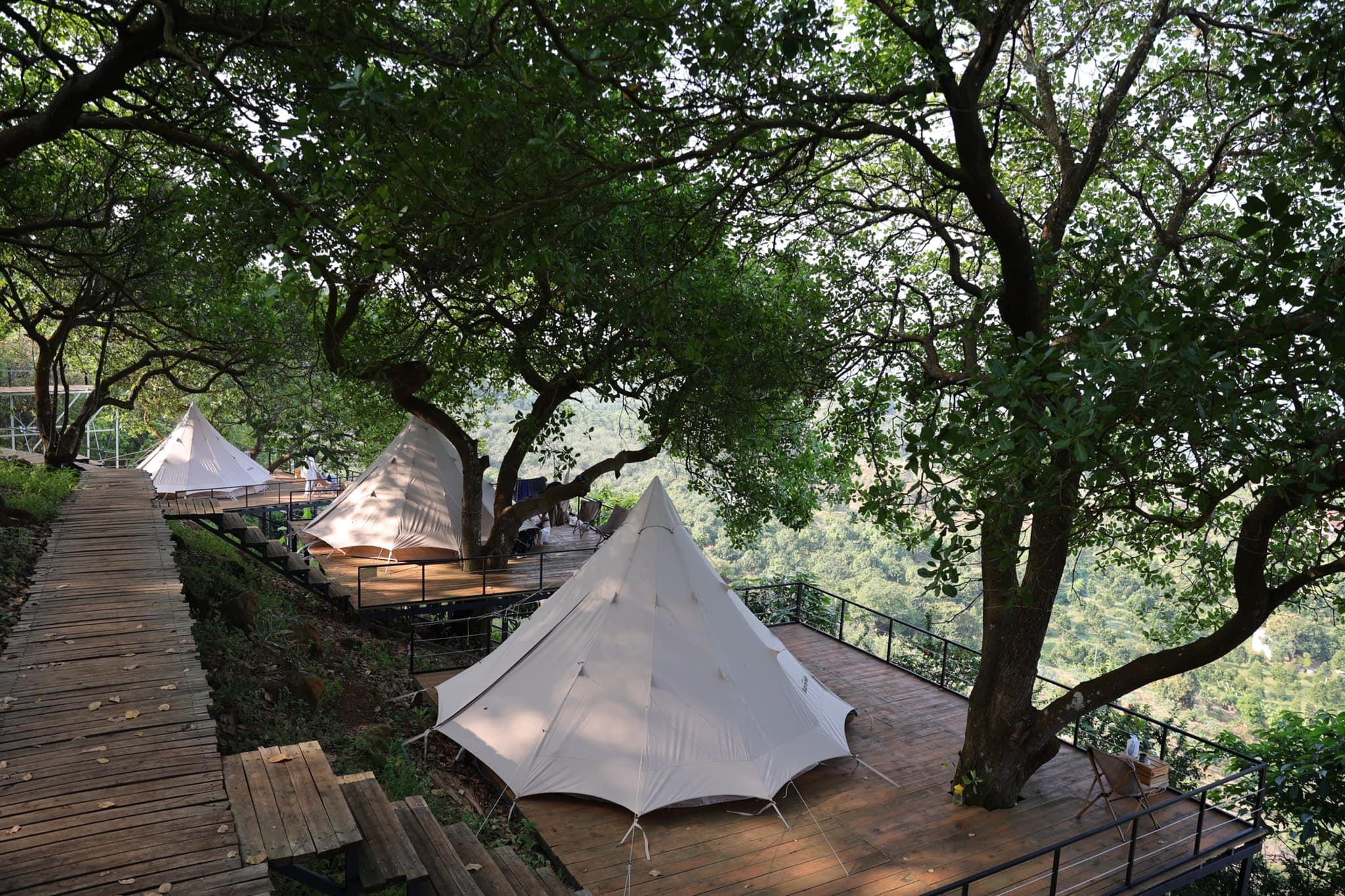 Lều cắm trại tiện nghi đắt khách dịp lễ Du lịch  