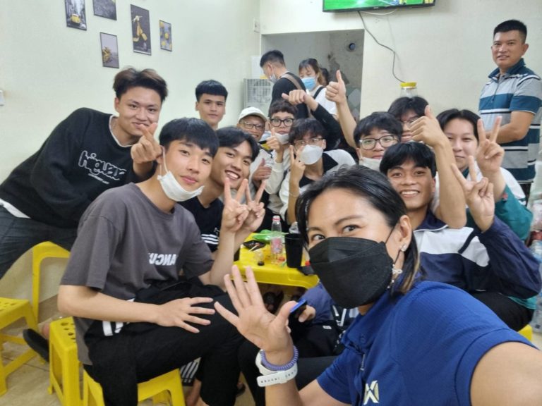 CĐV Thái bất ngờ trước tình yêu bóng đá của người Việt