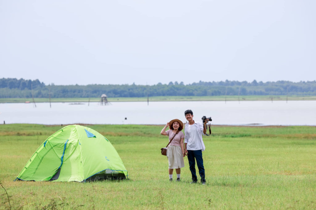 Cắm trại trên đảo giữa hồ Dầu Tiếng , cam trai tren dao giua ho dau tieng