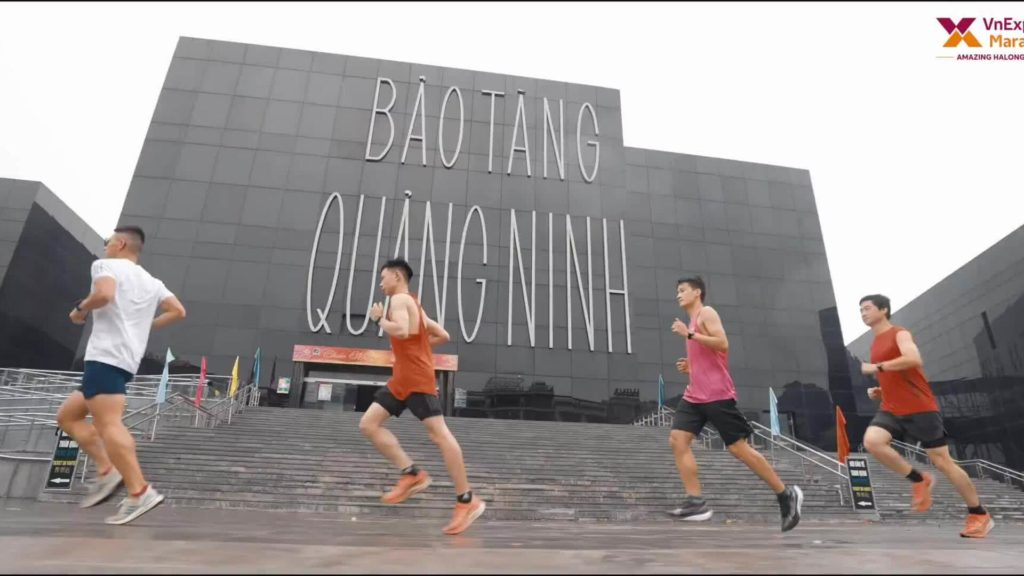 Cảnh sắc phố biển Hạ Long trong trailer VnExpress Marathon , canh sac pho bien ha long trong trailer vnexpress marathon