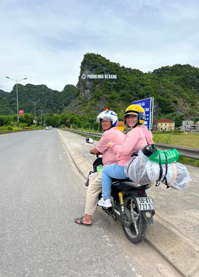 Ông bà U60 phượt xe máy xuyên Việt cùng con cháu , ong ba u60 phuot xe may xuyen viet cung con chau