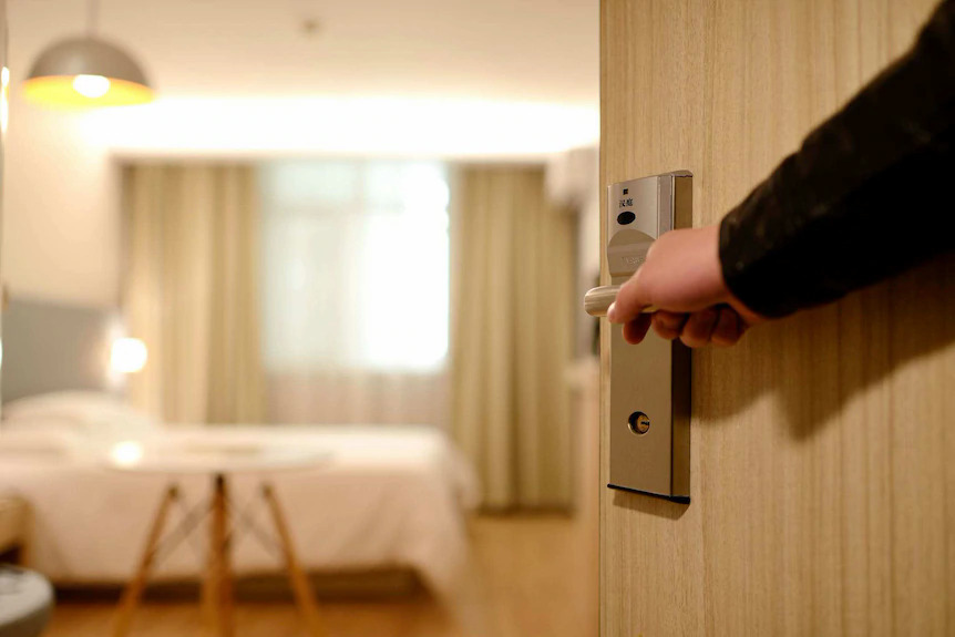 Phòng nào trong khách sạn được ưu tiên dọn trước? , phong nao trong khach san duoc uu tien don truoc