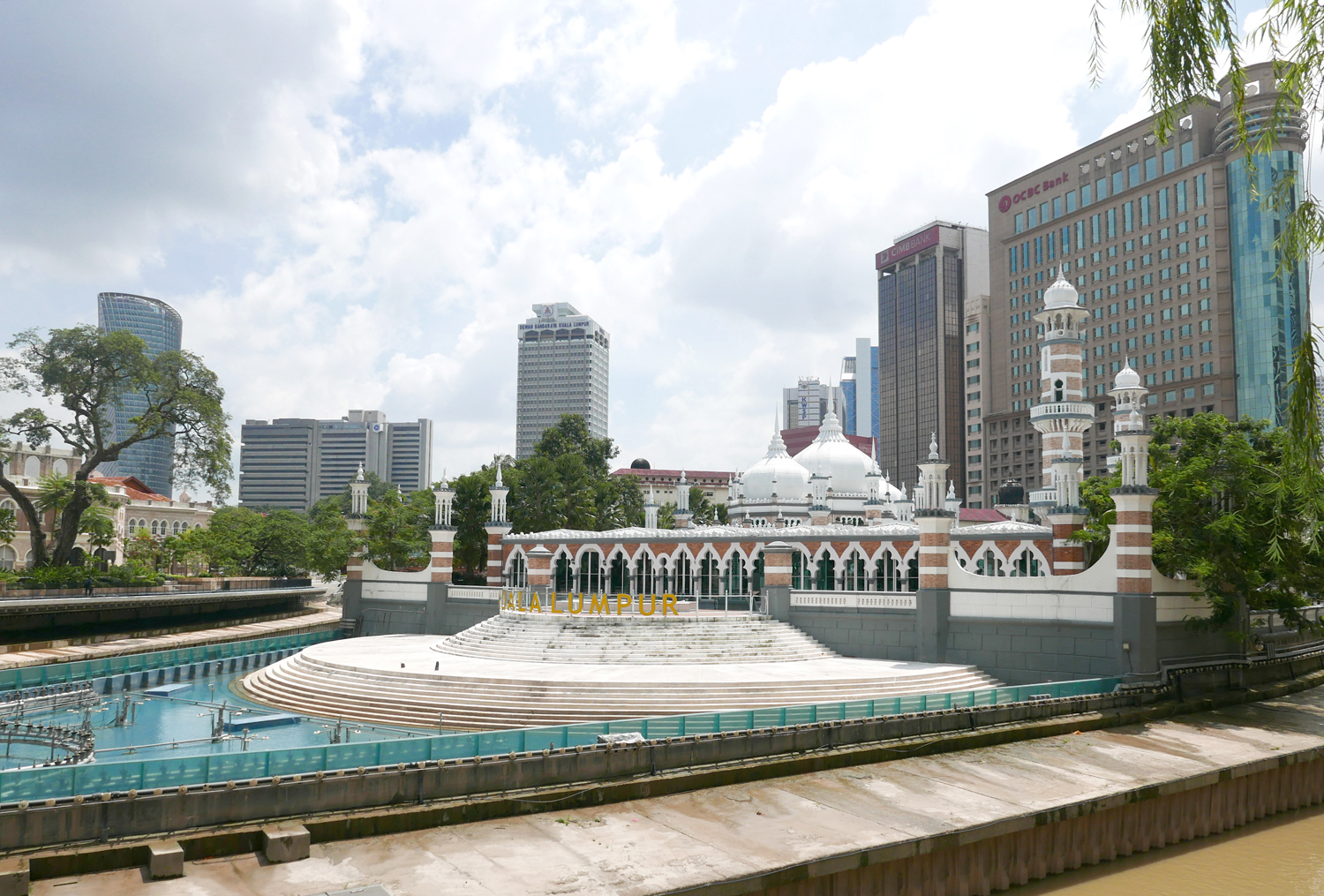 Kuala Lumpur khác lạ nhìn từ bờ sông Klang Du lịch  