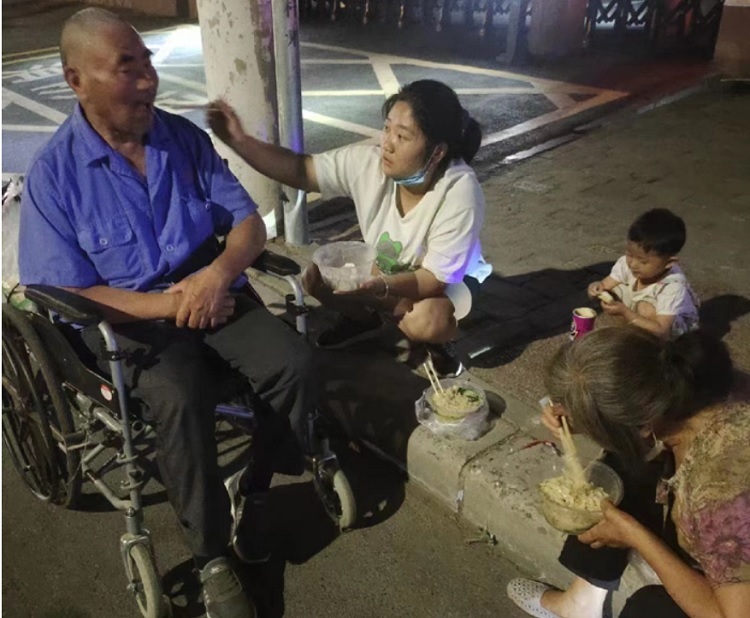Những gia đình Trung Quốc chật vật đòi tiền tiết kiệm , nhung gia dinh trung quoc chat vat doi tien tiet kiem