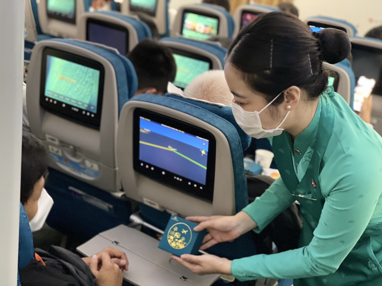 Vietnam Airlines đưa bánh Trung thu vào thực đơn Du lịch  